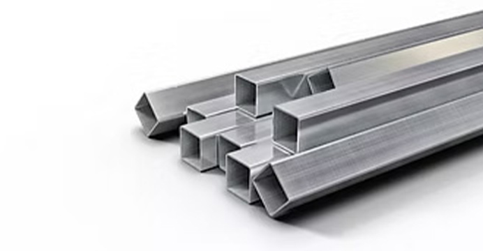 Ano ang pisikal at kemikal na katangian ng purong titanium?